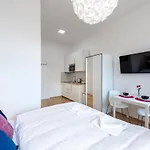 Lägenhetshotell Tesnov Prag