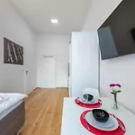 Tesnov Lägenhetshotell 4*
