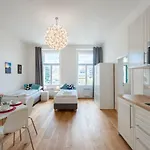 Lägenhetshotell Tesnov 4*