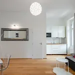 Tesnov Lägenhetshotell