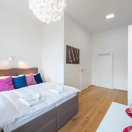 Tesnov מלון דירות פראג