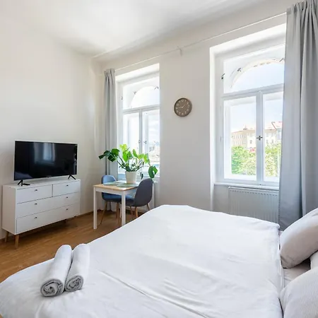 Aparthotel Tesnov