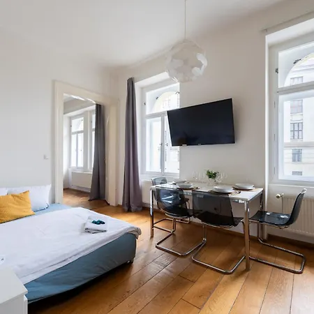 Tesnov Hotel apartamentowy 2*
