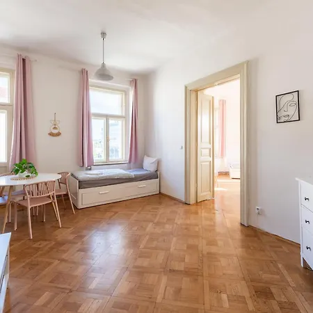 Hotel apartamentowy Tesnov