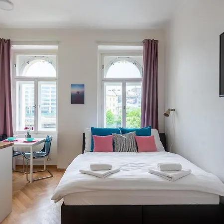 Aparthotel Tesnov 4*