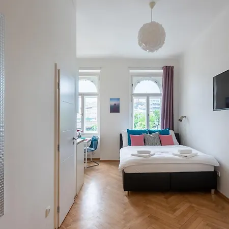 Tesnov Aparthotel 4*