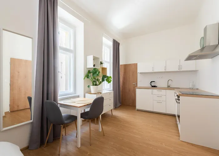 Aparthotel Tesnov 4*